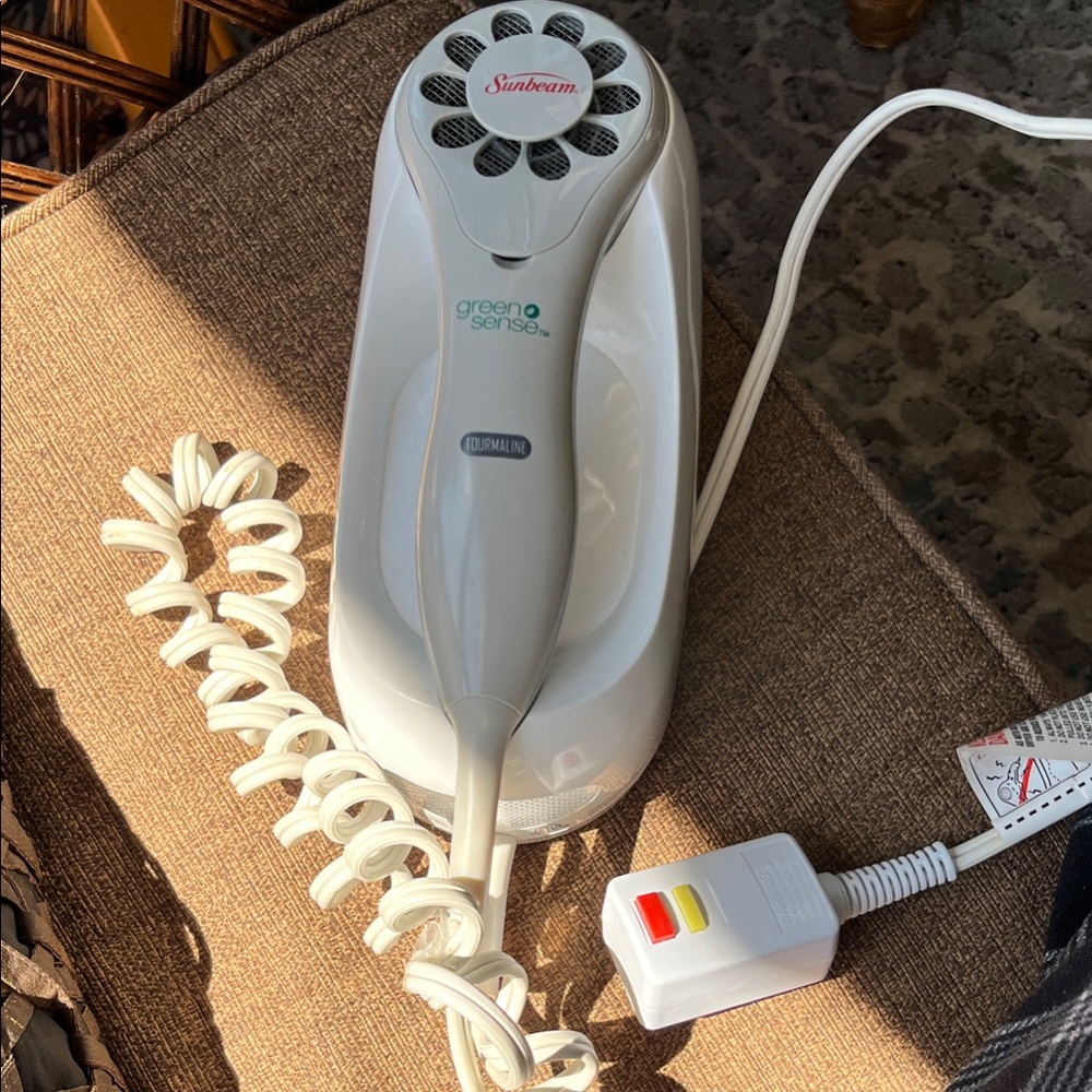 Sunbeam White Hair Dryer with Stand
